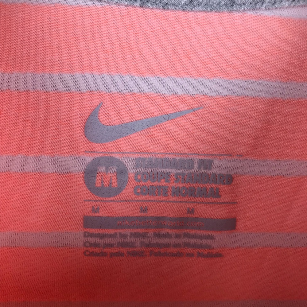 Nike graphic Standard Fit striped tee - Picture 3 of 6